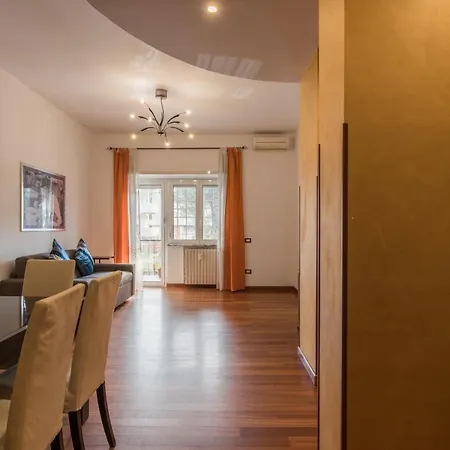 아파트 Bright 2 Bedroom And Balcony 로마