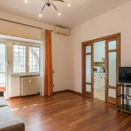 Bright 2 Bedroom And Balcony * 로마