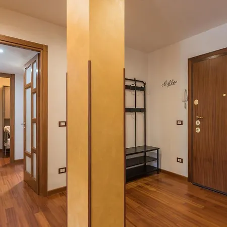 아파트 Bright 2 Bedroom And Balcony 로마