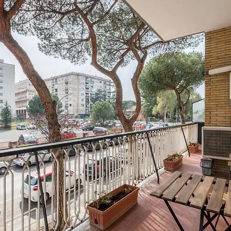 Bright 2 Bedroom And Balcony * 로마
