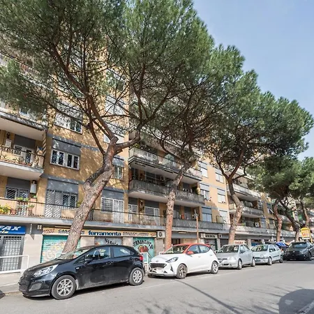 Bright 2 Bedroom And Balcony 아파트 로마