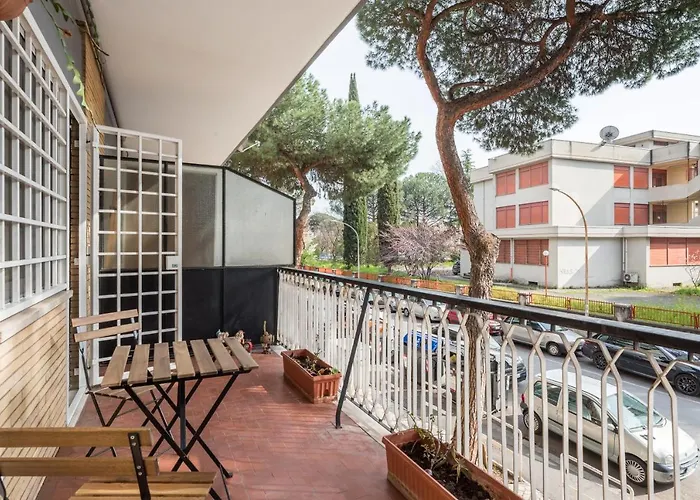 Διαμέρισμα Bright 2 Bedroom And Balcony
