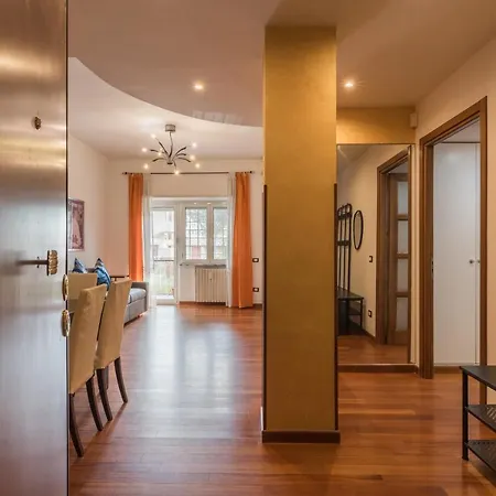 Bright 2 Bedroom And Balcony Appartamento *